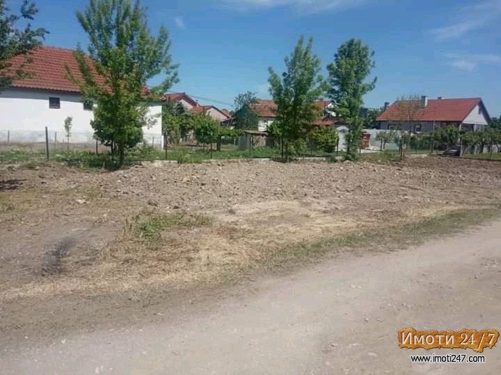 Се продава плац во Петровец 500m2