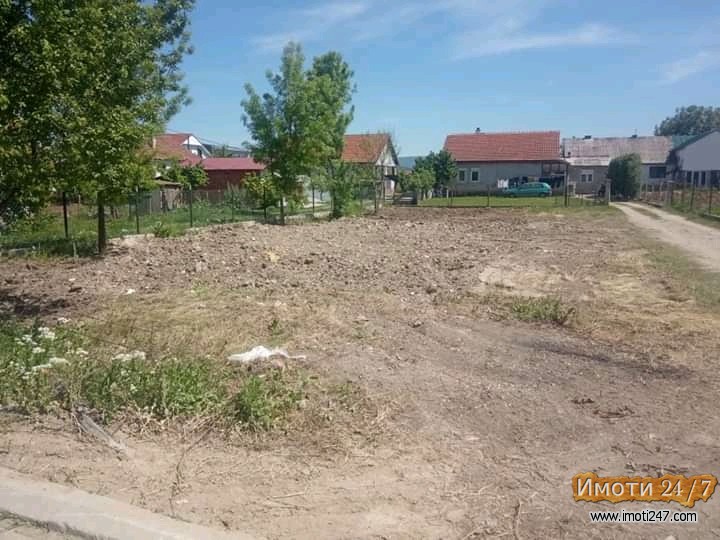 Се продава плац во Петровец 500m2