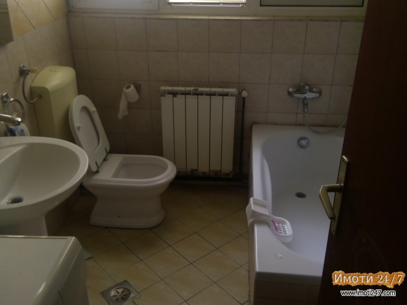 Се издава стан во Центар на супер локација