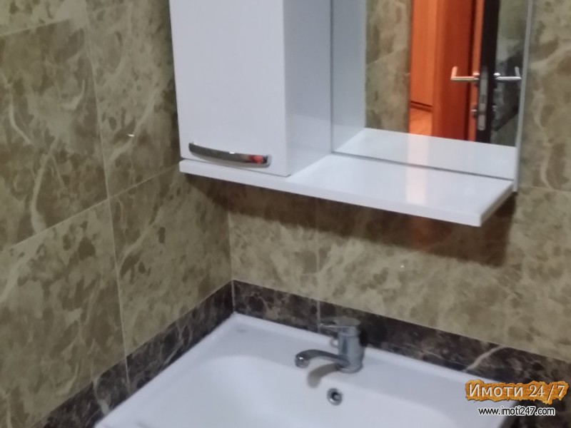 Se izdava prazen stan