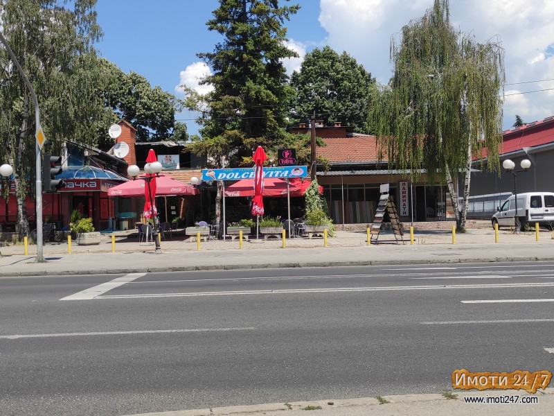 Se prodavaat dva dukani  vkupno 160m
