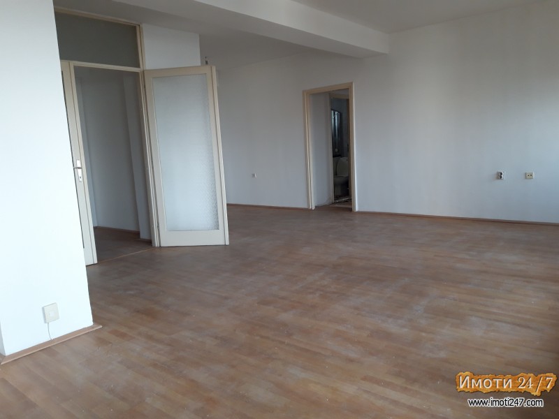 KAPISTEC 93M2 TROSOBEN NA RUZVELTOVA