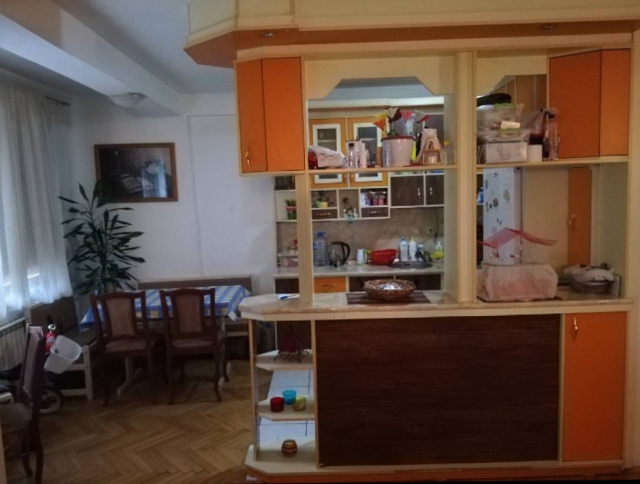 Prodavam sran vo naselba hipodrom