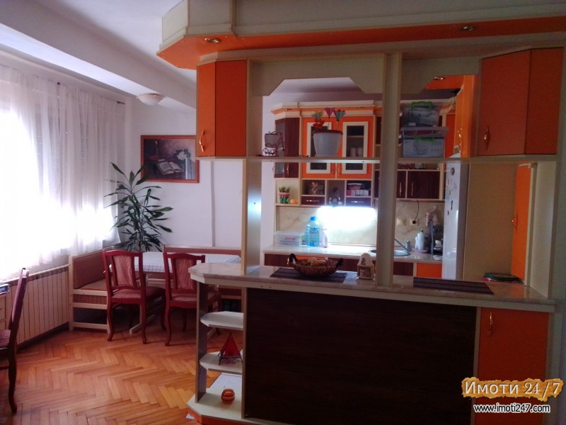 Prodavam stan vo naselba hipodrom