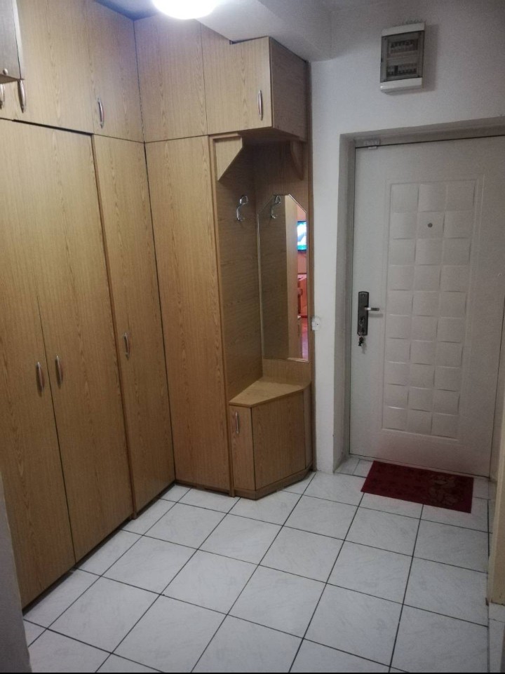 Prodavam stan vo naselba hipodrom