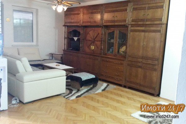 Se prodava Luksuzen 3 stanRenoviranvo NLisiceso namestaj