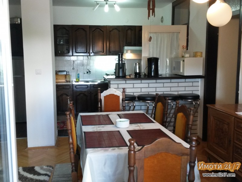 Se prodava Luksuzen 3 stanRenoviranvo NLisiceso namestaj