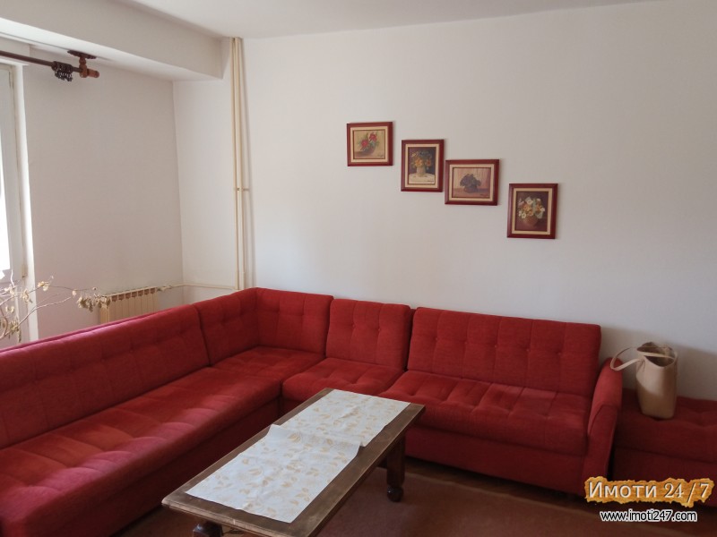 Се продава стан