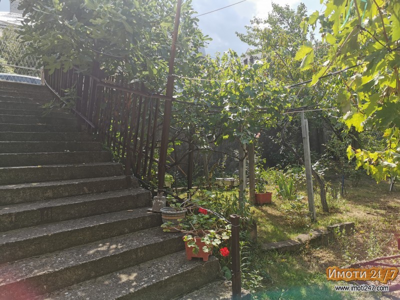 Се продава куќа во Црниче