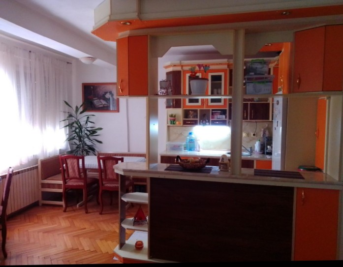 Prodavam stan vo naselba hipodrom