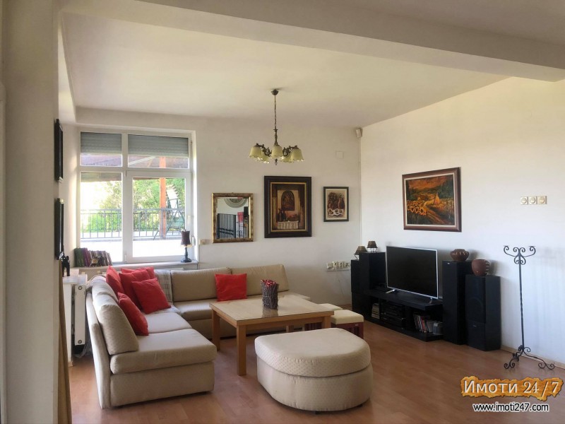 Куќа со прекрасен поглед кон градот