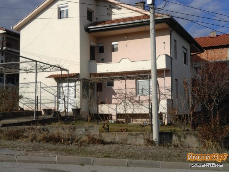 Двоспратна куќа Кочани
