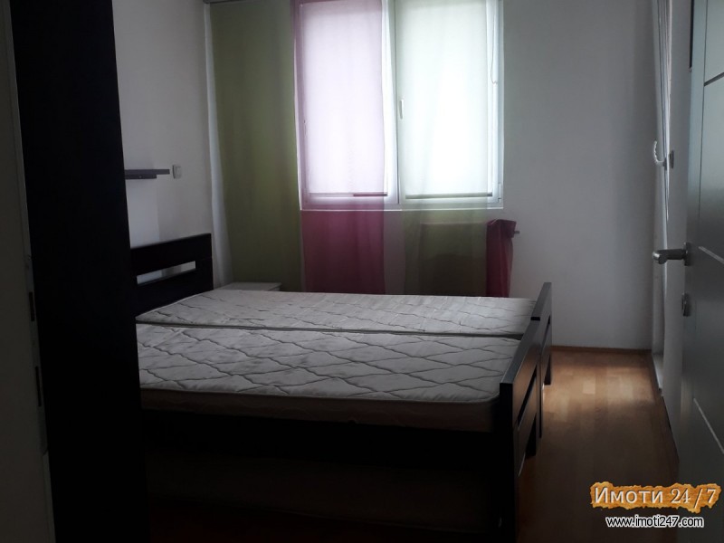 Se iznajmuva 2 soben namesten stan vo Centar