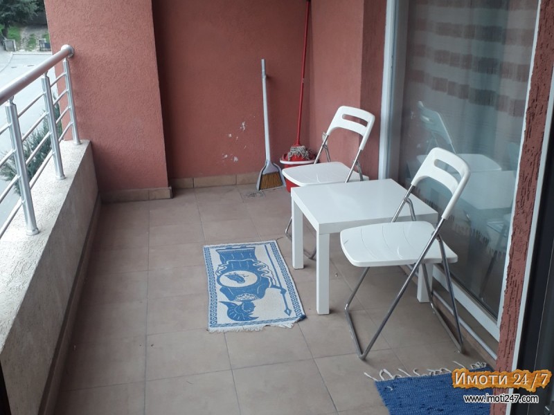 Se iznajmuva 2 soben namesten stan vo Centar