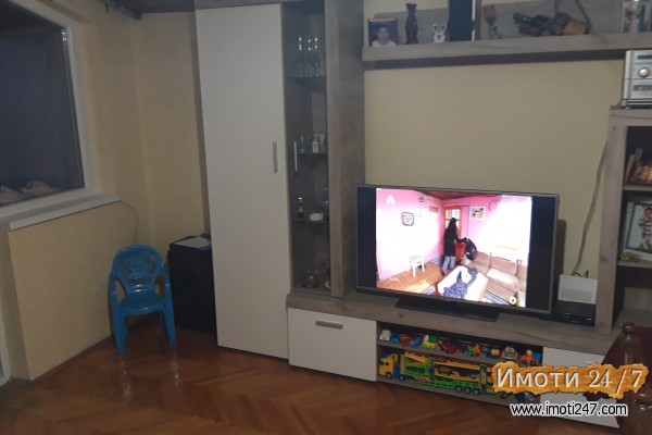 Se prodava stan vo naselba hipodrom 86m2