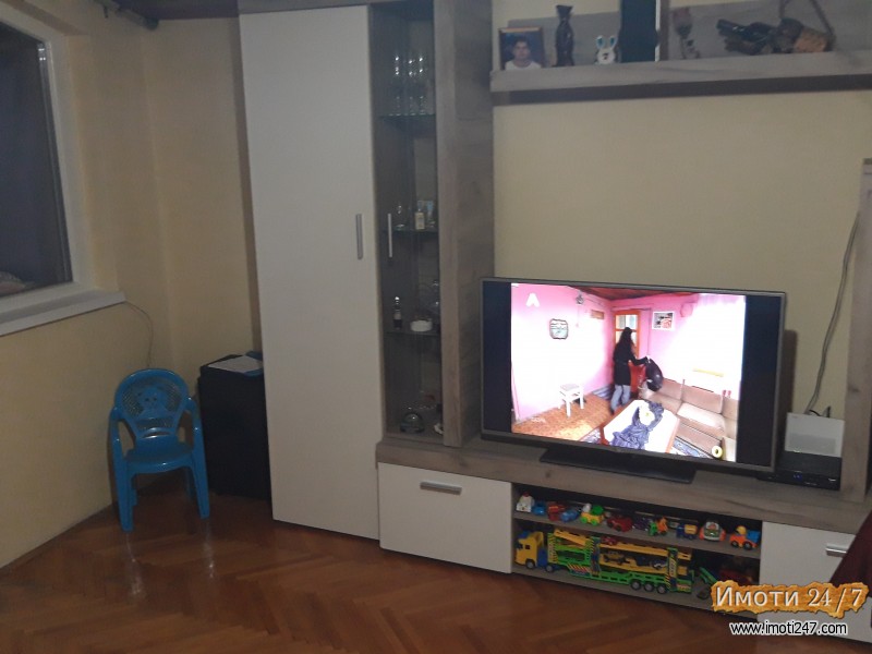 Se prodava stan vo naselba hipodrom 86m2