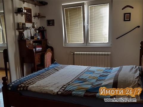 Издавам комплетно урден стан во центар во близина на Католичка црква