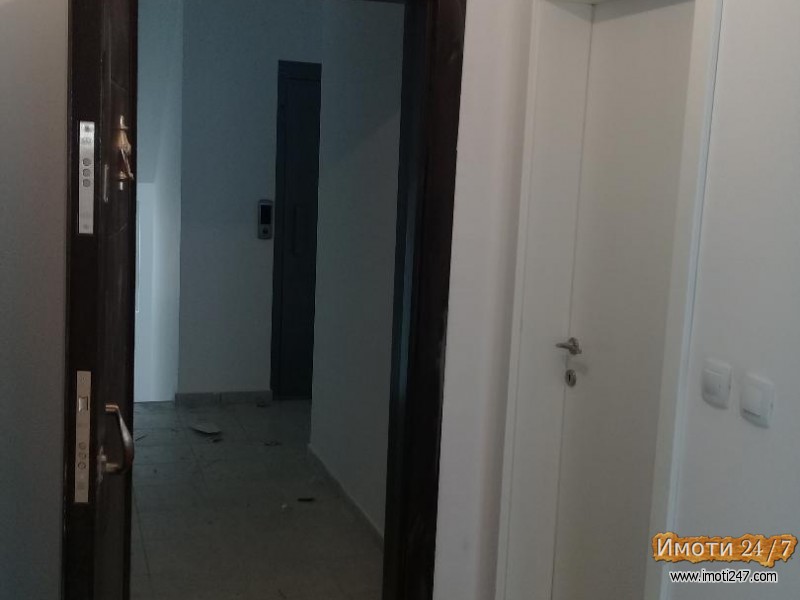 Продавам гарсоњера