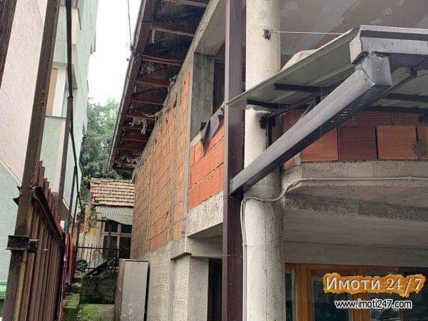 PRODAVAM KUKA NA VODNO