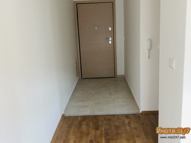 SE IZDAVA PRAZEN STAN KARSI KLINICKI CENTAR