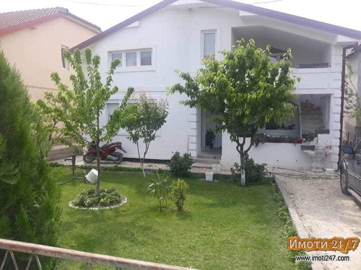 Се продава куќа во Ченто 