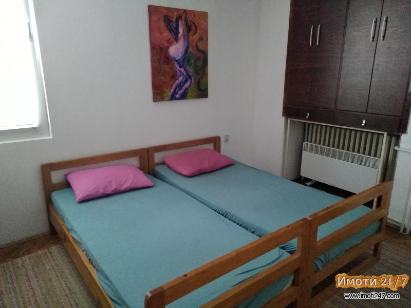 Se prodava stan vo Centar