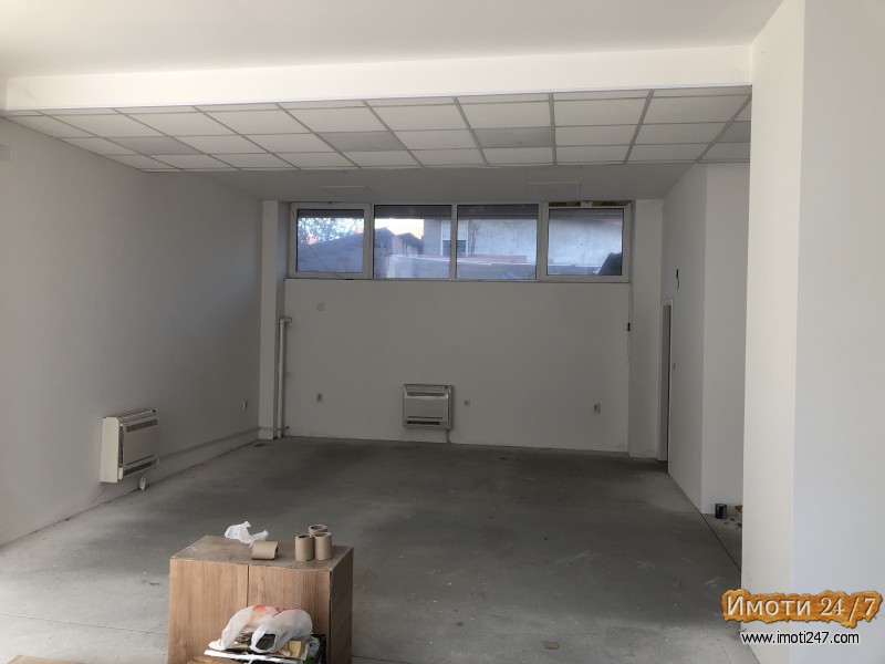 SE PRODAVA IZDAVA DELOVEN PROSTOR VO MADZIR MAALO