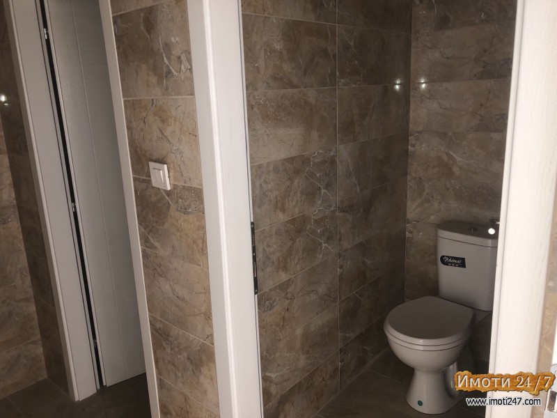 SE PRODAVA IZDAVA DELOVEN PROSTOR VO MADZIR MAALO