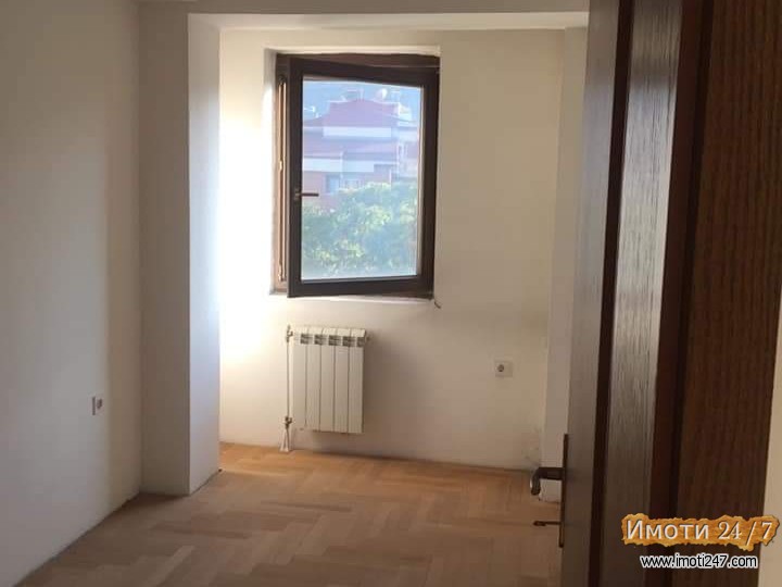 Se prodava stan hitno na extra mesto vo Centar