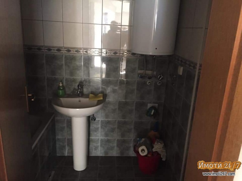 Se prodava stan hitno na extra mesto vo Centar