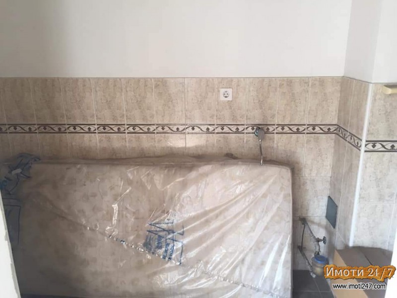 Se prodava stan hitno na extra mesto vo Centar