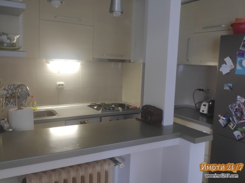 Se prodava trosoben stan vo Karpos 4