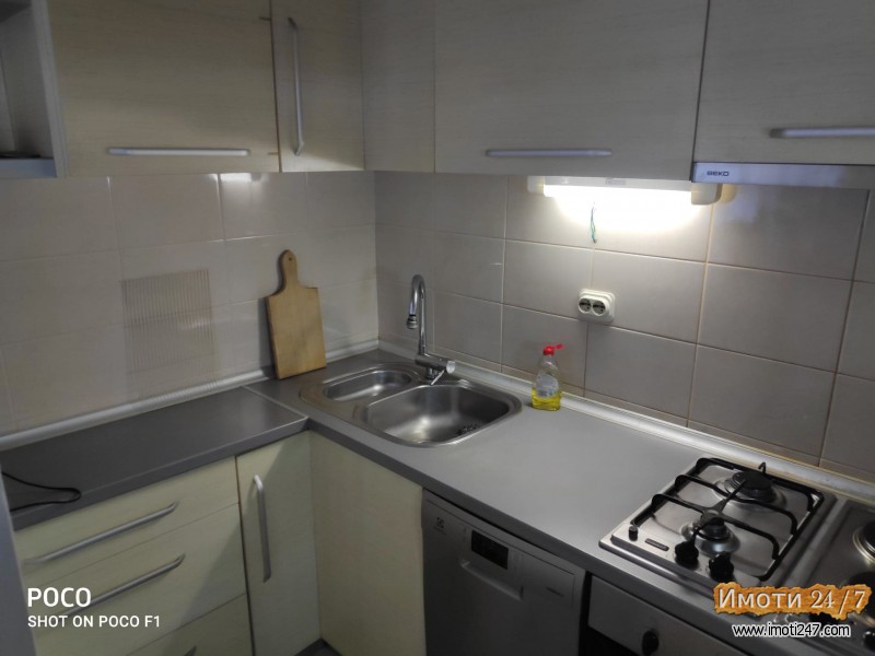 Se prodava trosoben stan vo Karpos 4