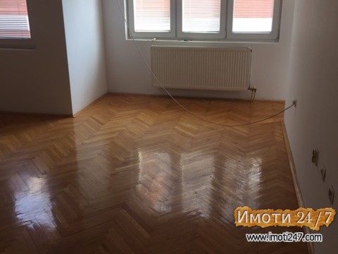 Se iznajmuva stan vo Debar Maalo na odlicna lokacija