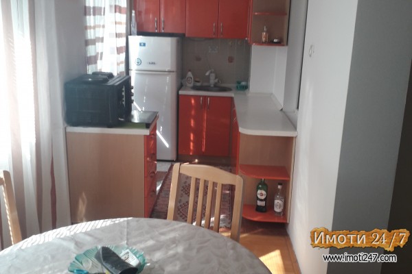 Se prodava stan karpos 3