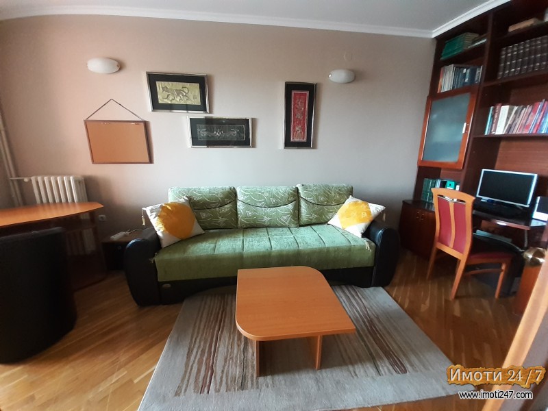 Se izdava stan vo  centar na Skopje