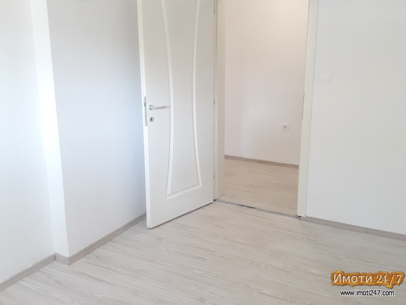 SE IZDAVA PRAZEN STAN-TROSOBEN NA PRIZEMJE AERODROM