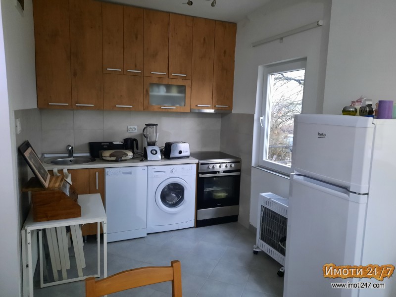 Izdavam garsonjera del od kuka 