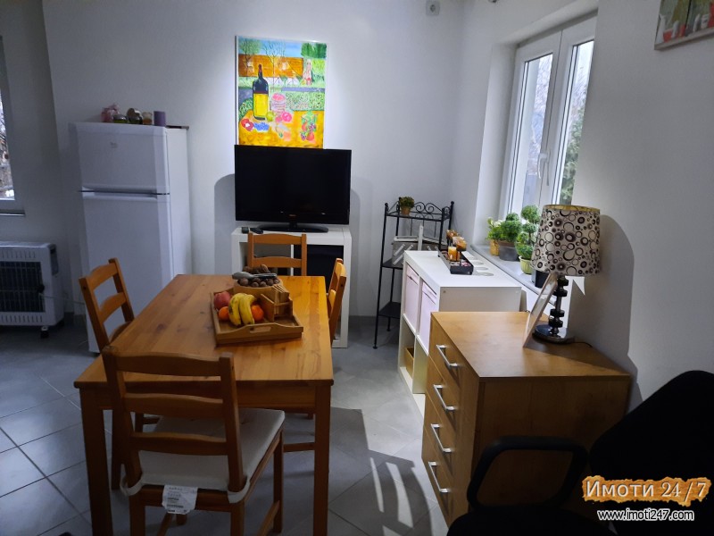 Izdavam garsonjera del od kuka 