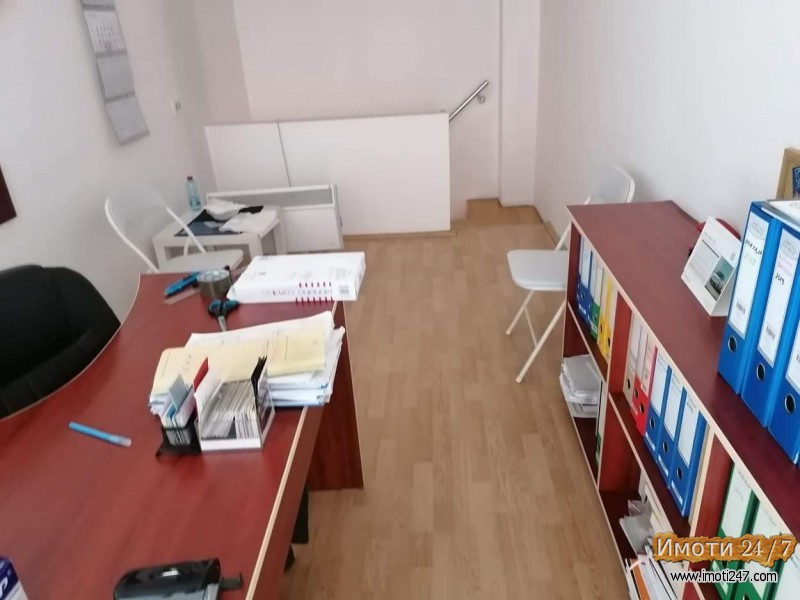 Издавам дуќан во центар