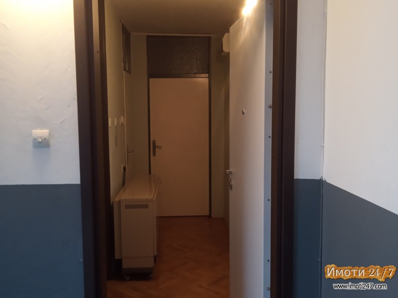 Se prodava stan i garaza vo Cento Skopje