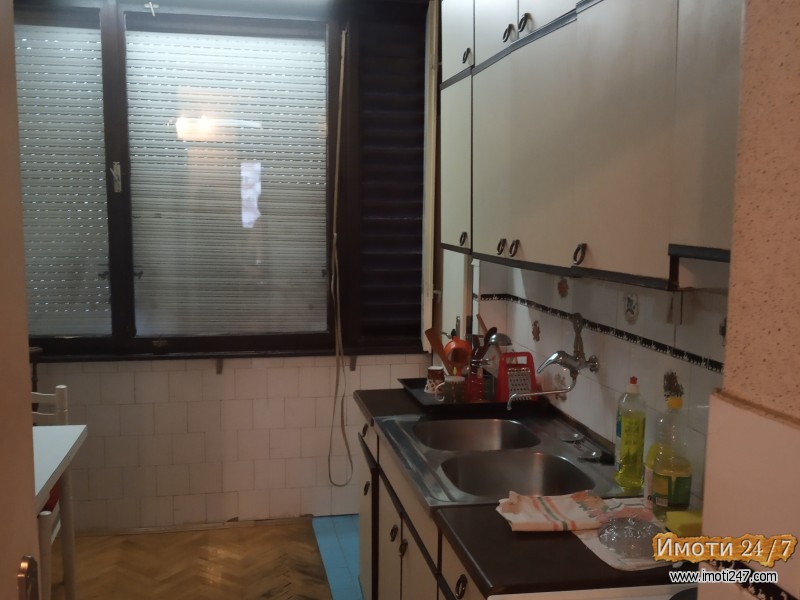 Se prodava stan i garaza vo Cento Skopje