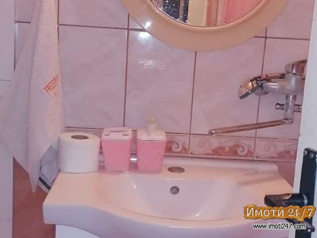 Се издава стан во Карпош 4 