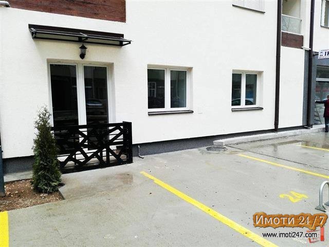 TROSOBEN 62m2 TRI PARKINGA CIST IMOTEN LIST STAR AERODROM 