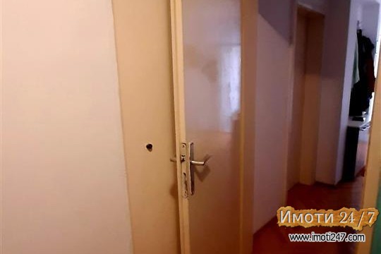 Се продава стан