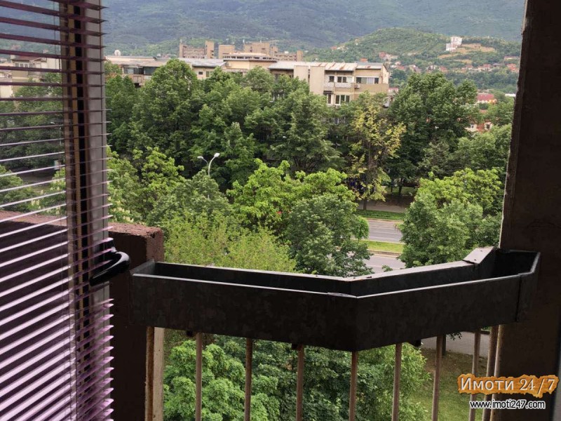 СЕ ИЗНАЈМУВА СТАН ВО КАРПОШ 4