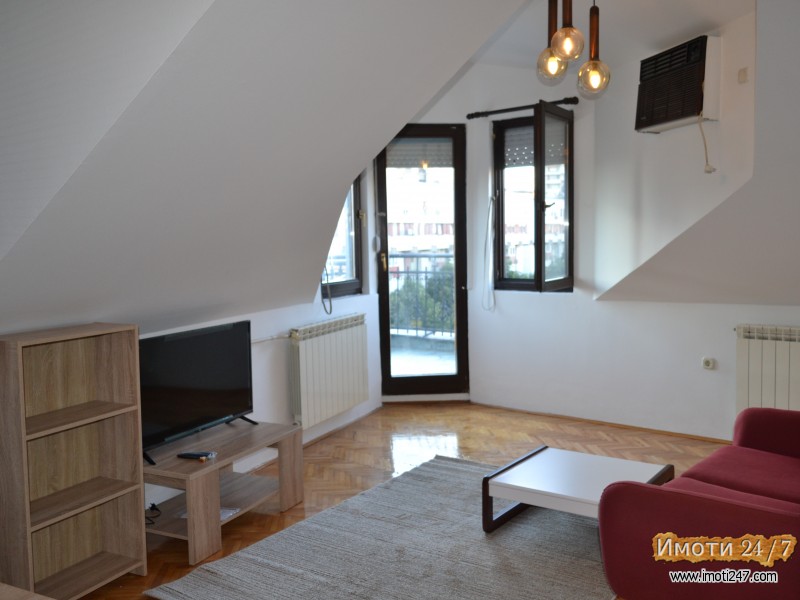 SE IZDAVA NOV KOMPLETNO UREDEN STAN VO STROG CENTAR