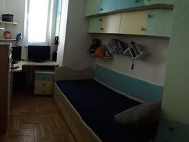 SE IZDAVA STAN BLIZU UNIVERZALNA SALA