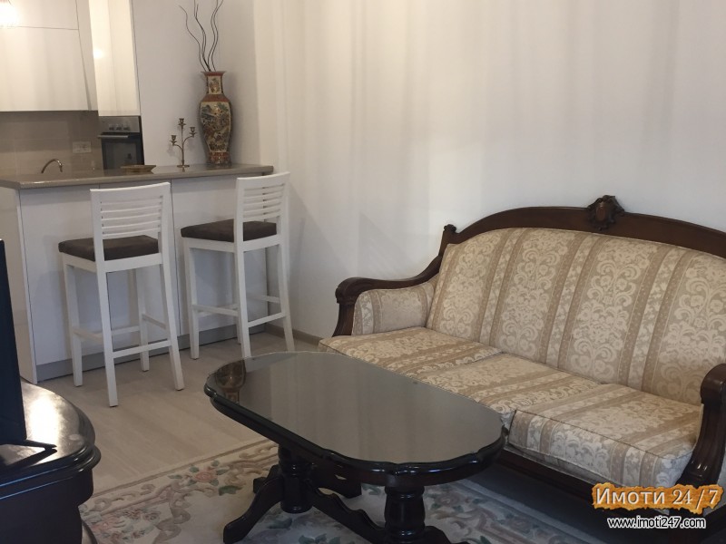 Се издава комплетно наместен стан 