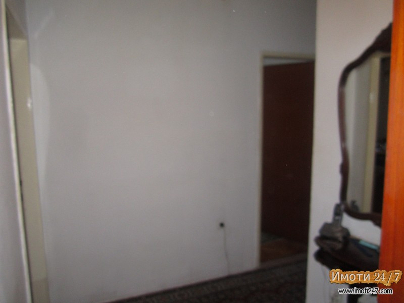 Продажба - 88м2 + 7м2 - Стан Буњаковец Центар